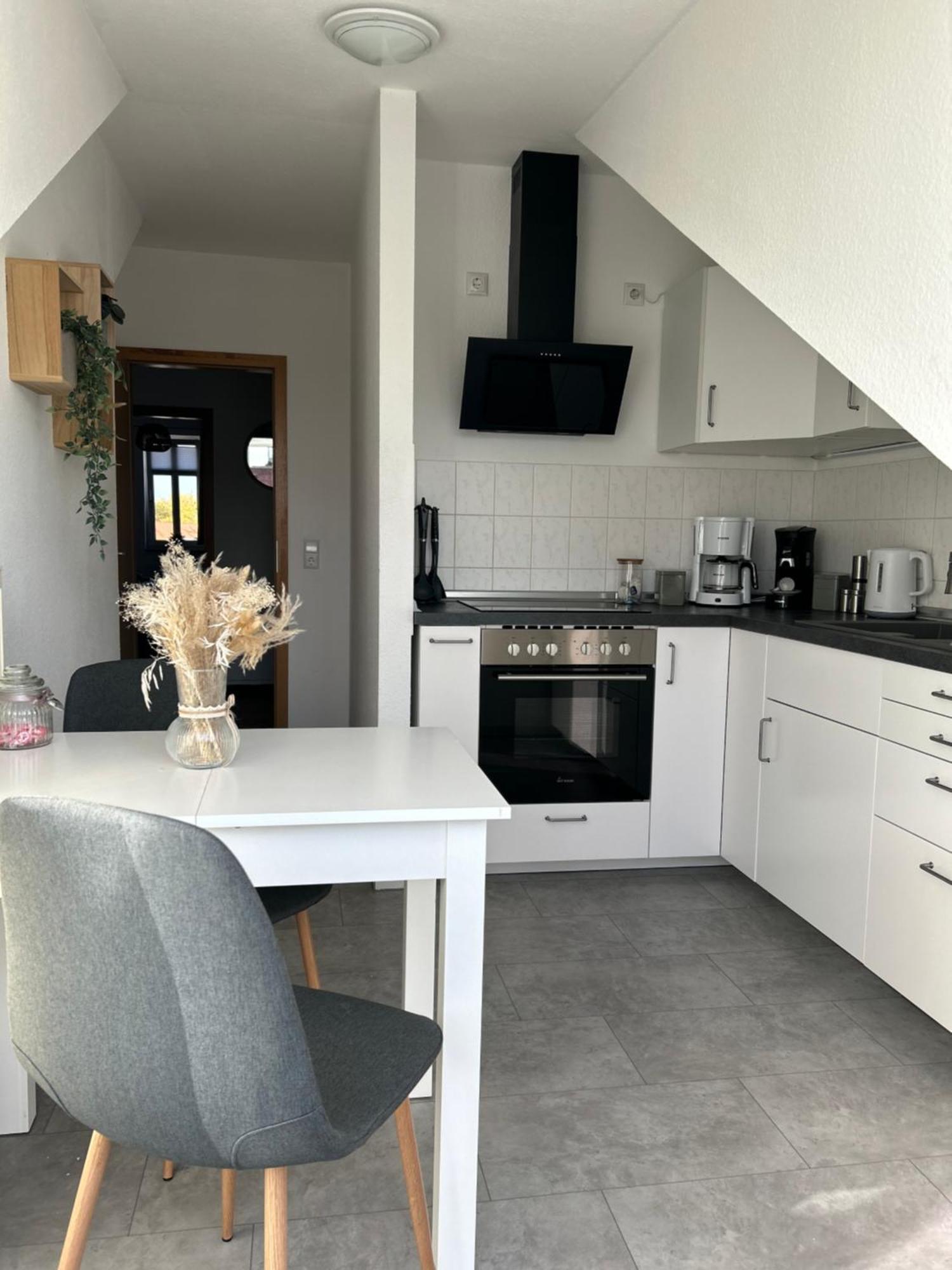 Gemuetliches Altstadtapartment Mit Balkon Und Smart Tv エアフルト エクステリア 写真